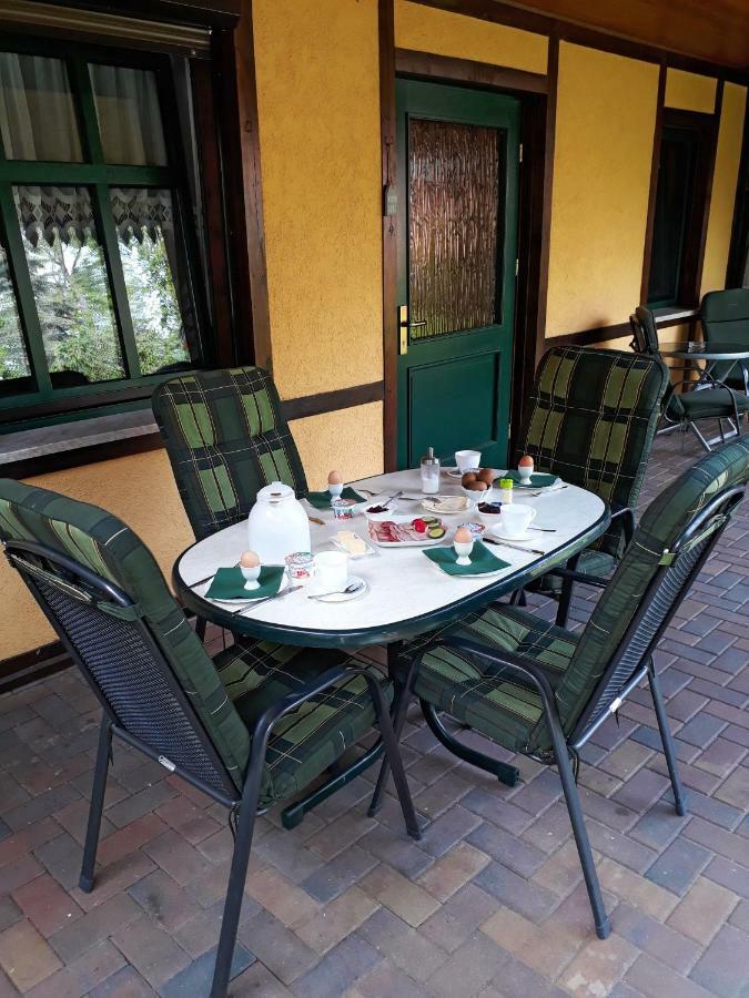 Pension Zum Weissen Hirsch Reitwein Esterno foto